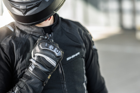 RĘKAWICE MOTOCYKLOWE | SHIMA X-BREEZE 2 BLACK | KRÓTKIE Z OCHRANIACZAMI CE