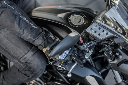 RĘKAWICE MOTOCYKLOWE | SHIMA X-BREEZE 2 BLACK | KRÓTKIE Z OCHRANIACZAMI CE