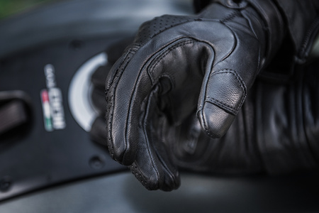 RĘKAWICE MOTOCYKLOWE | SHIMA CALIBER LADY | KRÓTKIE DAMSKIE SKÓRA + GRATIS