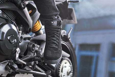 BUTY MOTOCYKLOWE | SHIMA SX-2 EVO BLACK | KRÓTKIE MĘSKIE TRAMPKI + GRATISY